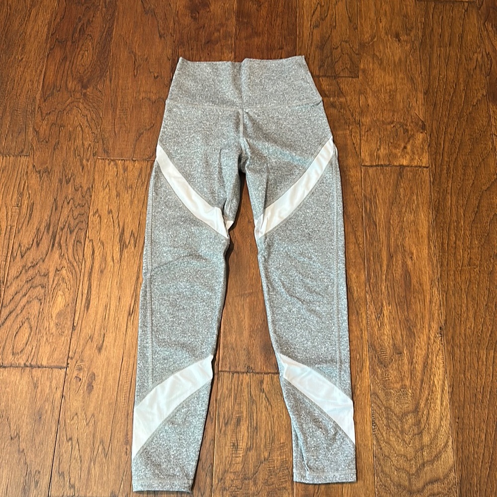 Aerie Gray and White Leggings